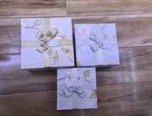 Коробка подарочная с окошком 190*190*95мм /код 7647E-10/ картон